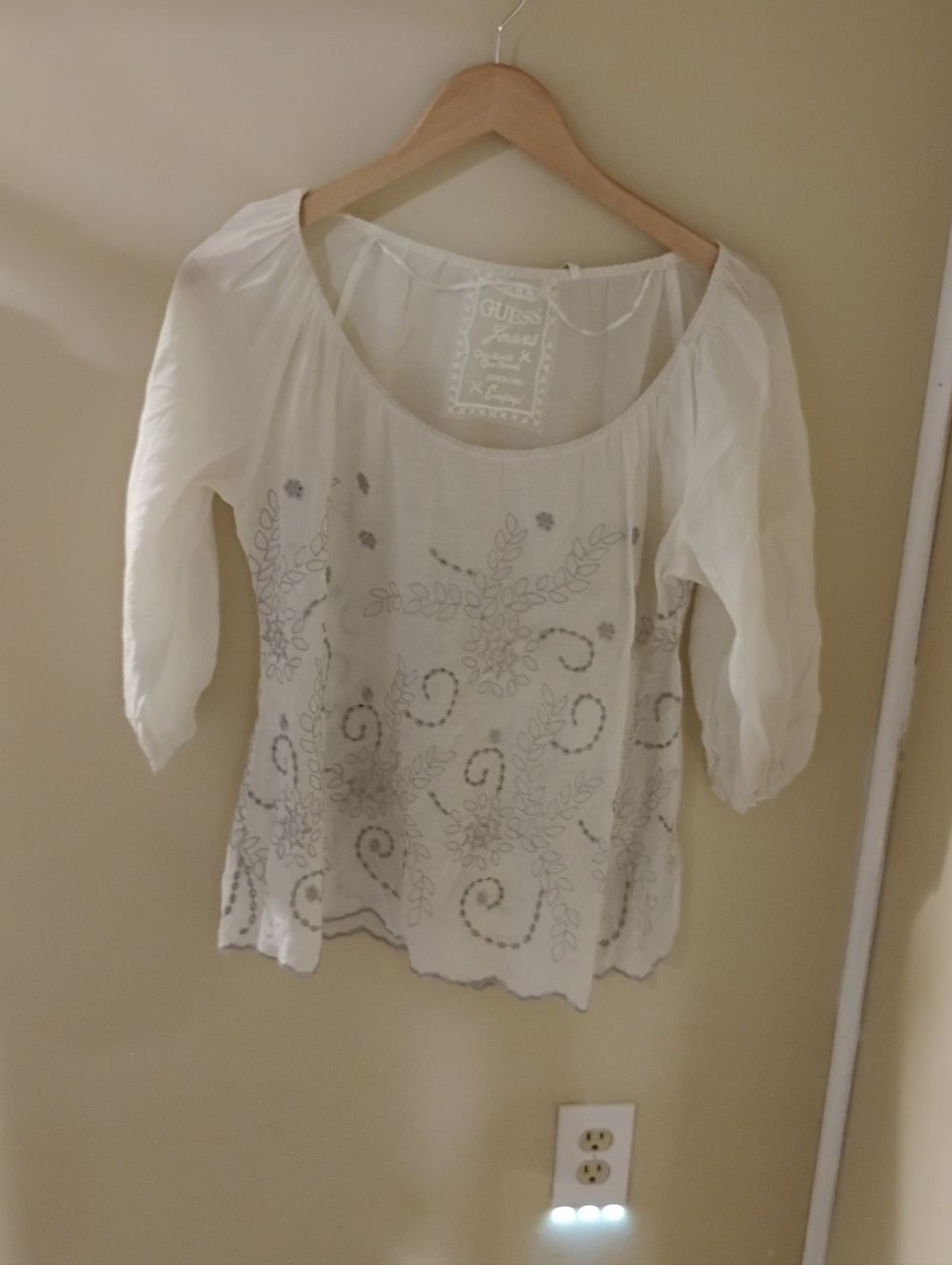 2000s Guess Jeans Eyelet Cropped Sleeve Blouse Peasant Top